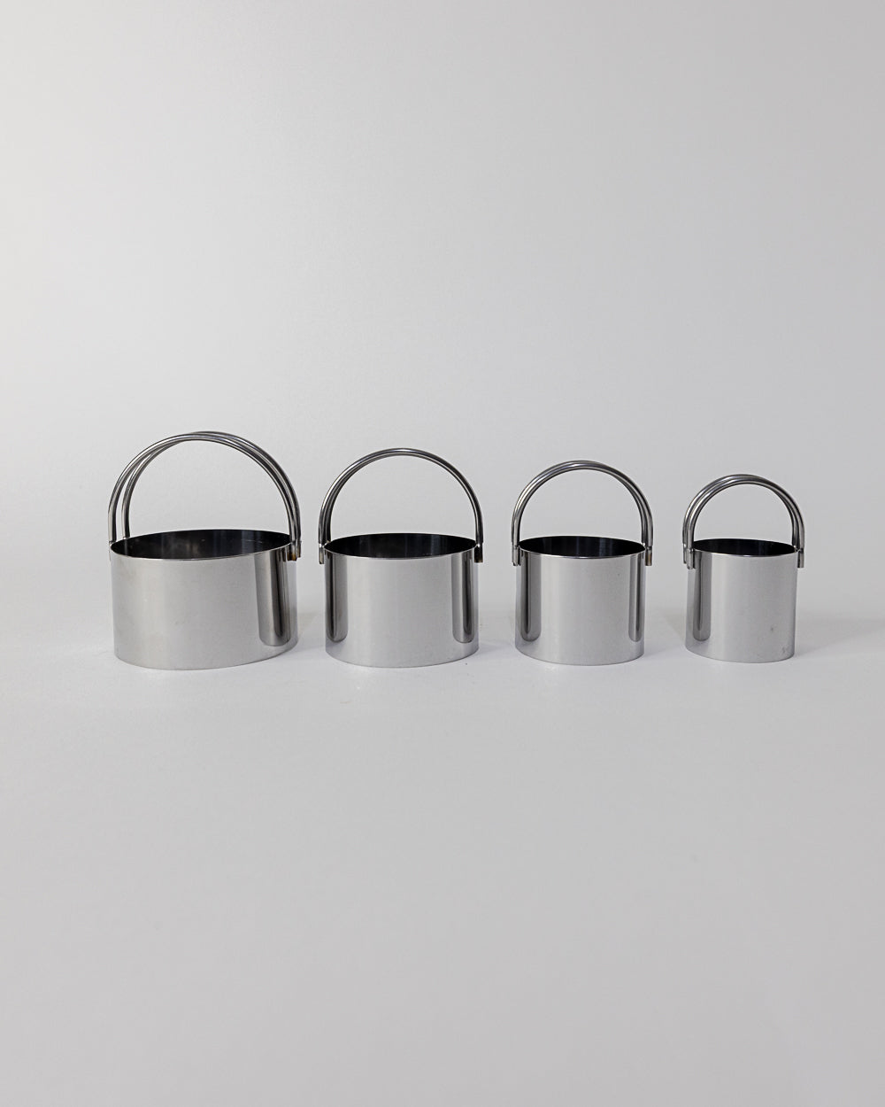 KITCHEN BASICS Biscuit Cutter Set 4: Silver / Stainless Steel