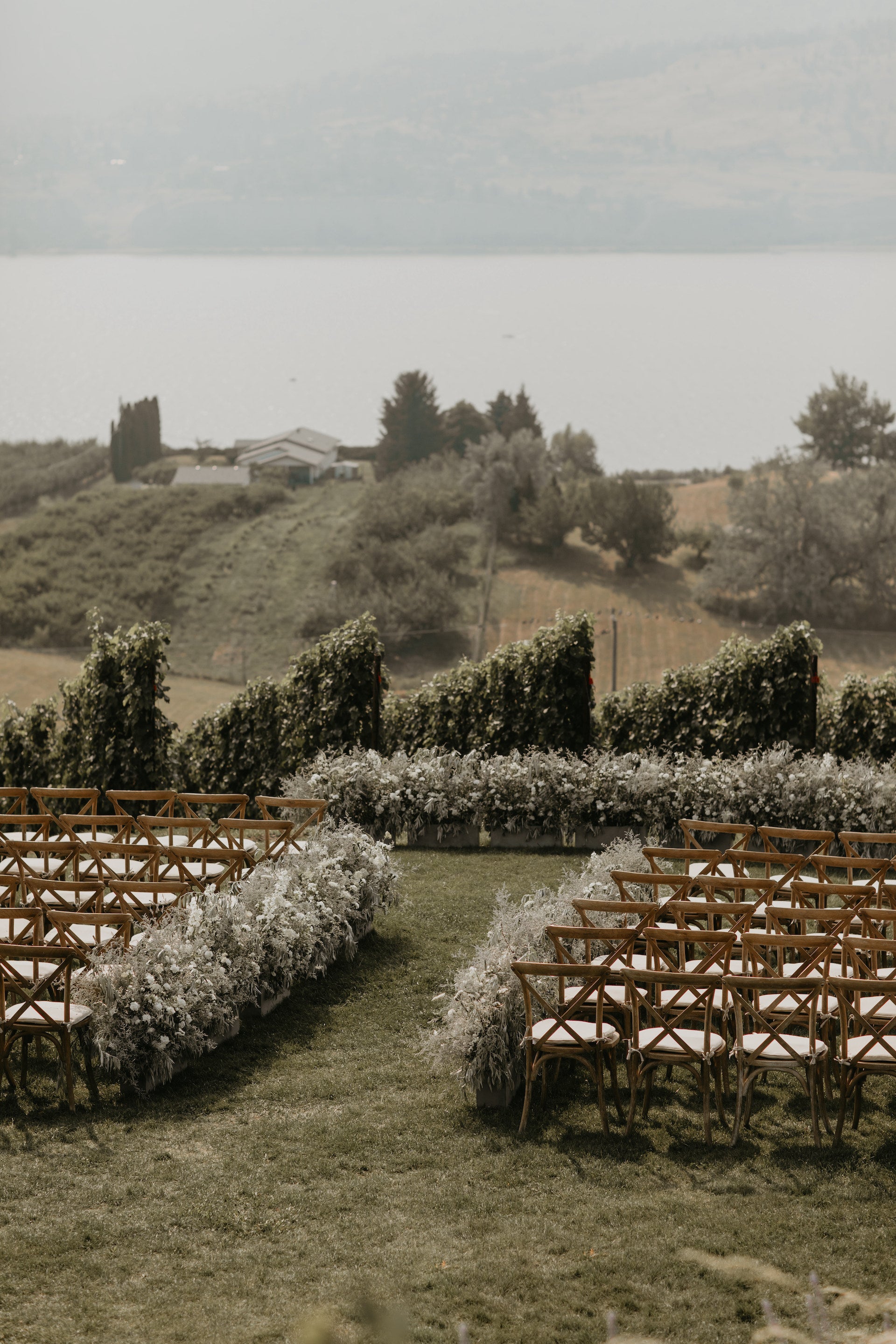 Tray (Aisle) Arrangements