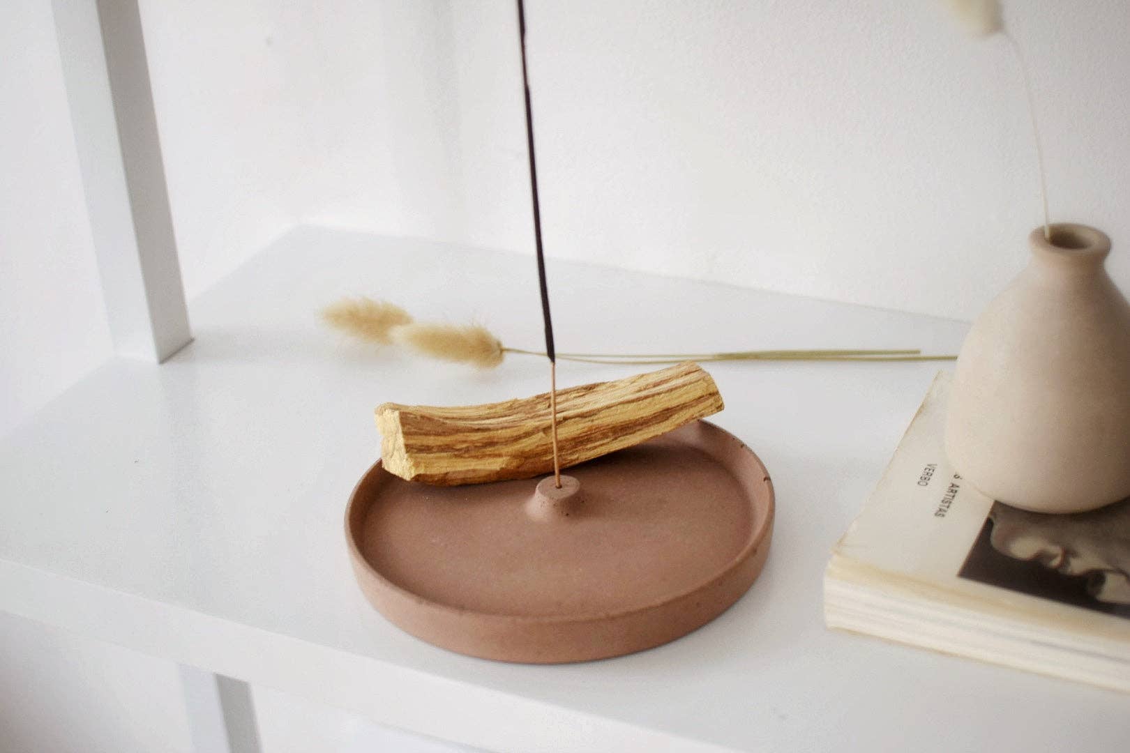 Minimalistic Incense Holder: Ecru