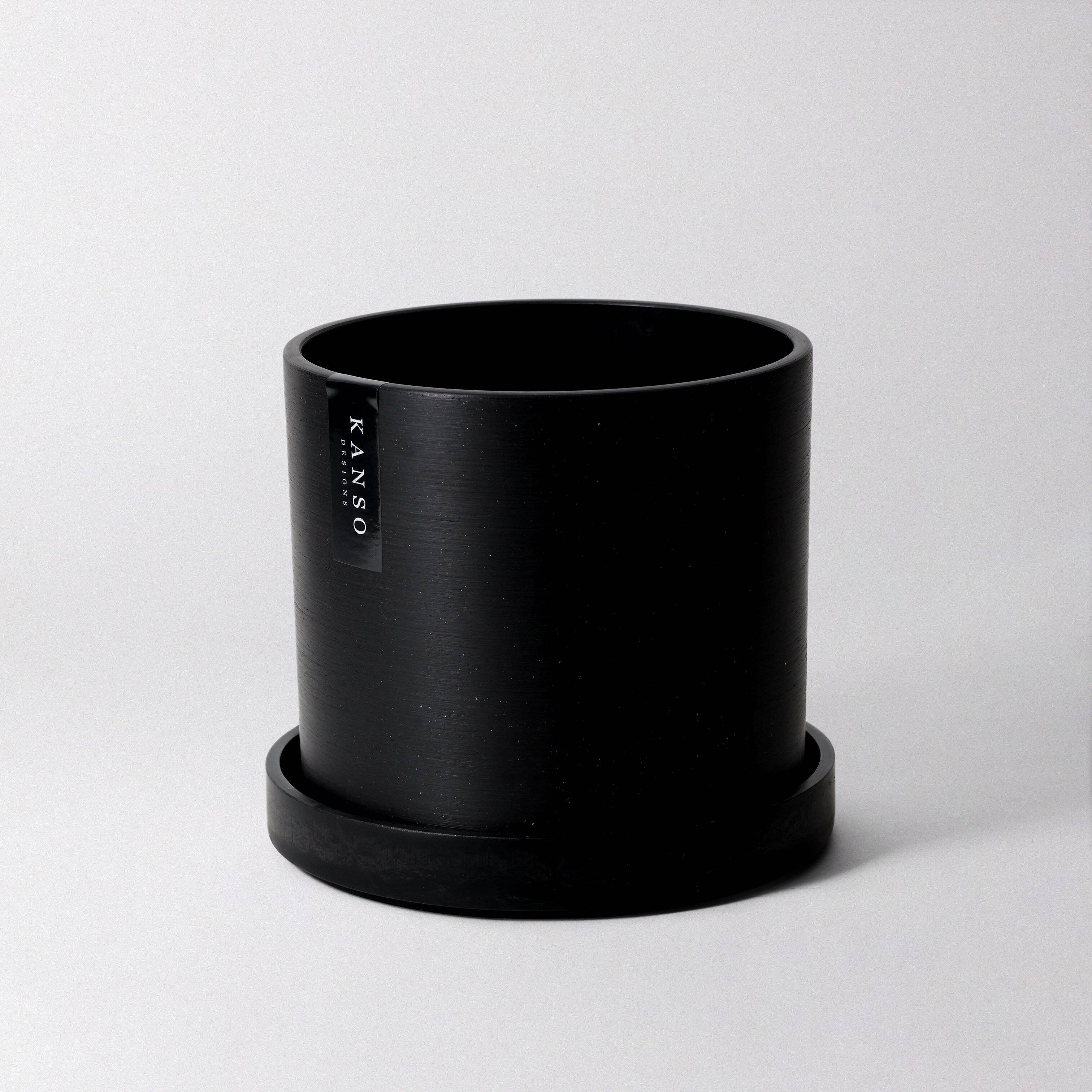 Kanso - 7" Signature Planter & Saucer | Black